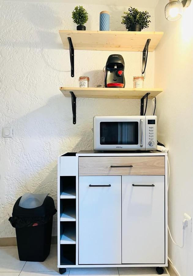 Studio En Duplex La Roquebrussanne Exterior photo