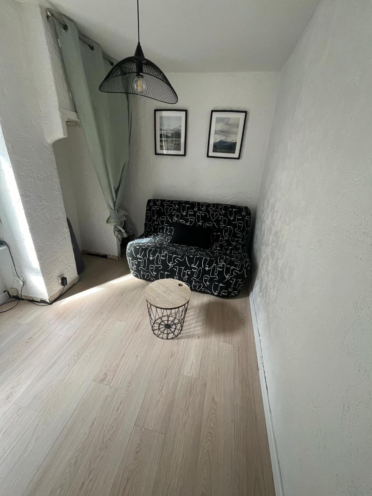 Studio En Duplex La Roquebrussanne Exterior photo